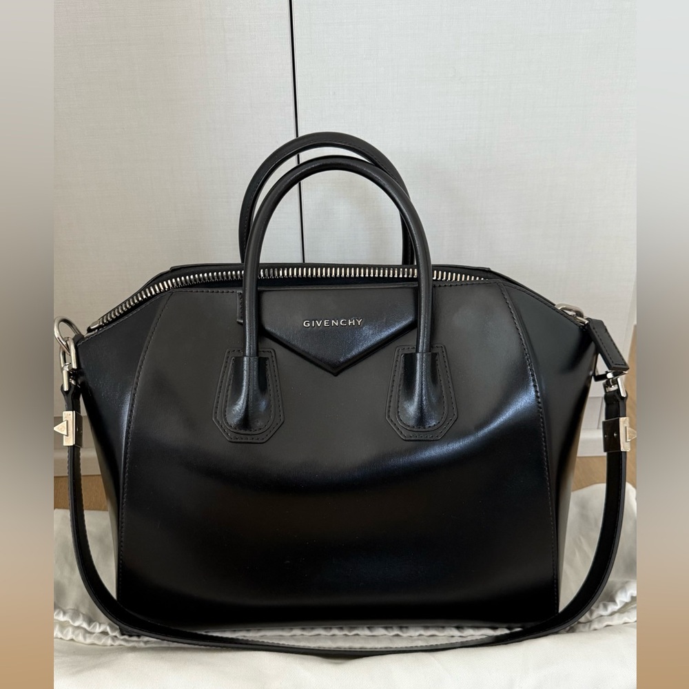 🖤 GIVENCHY Antigona Medium Leather Tote